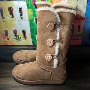 Size 8 UGG boots tall with buttons